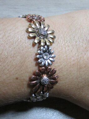 Western Flower Stretch Bracelet - QB7680MTB